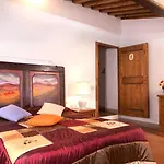 לינה וארוחת בוקר Borgo Carpineto 3*